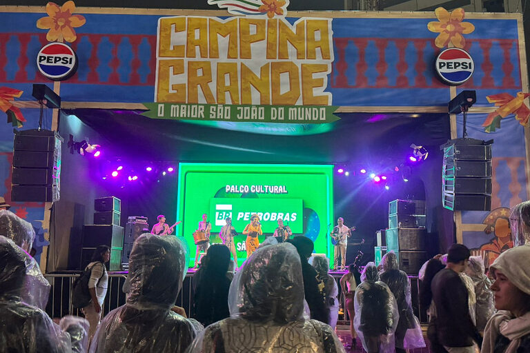 Confira a programação deste domingo do Maior São João do Mundo