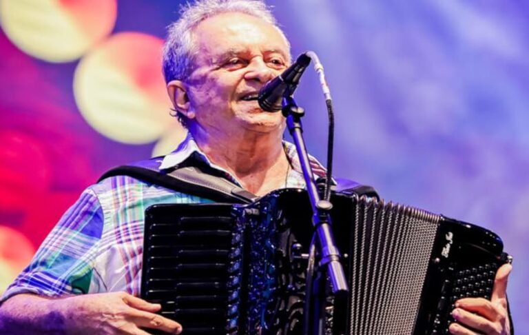 Flávio José e Pablo encerram o Maior São João do Mundo, em Campina