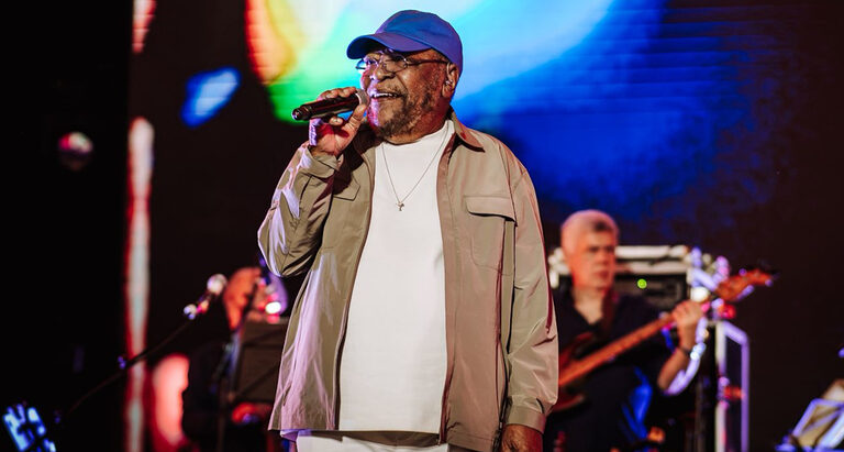 Forró, samba e pagode em mais uma noite de casa cheia no Parque do Povo
